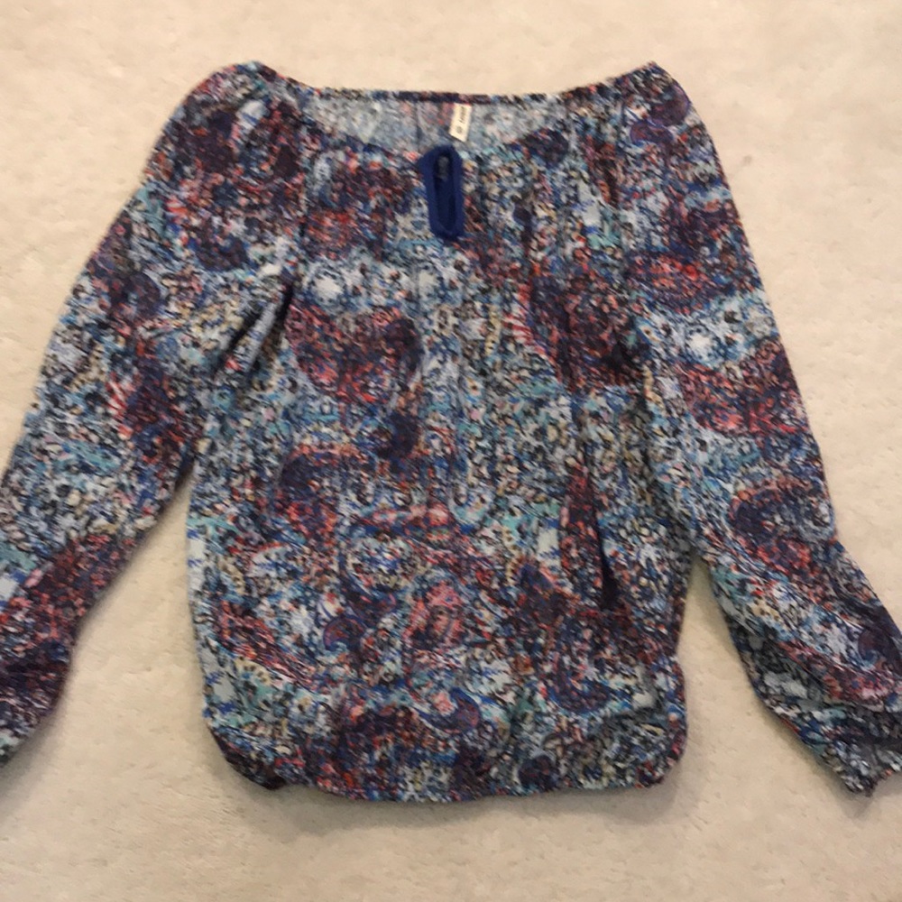 Elastic waist and cuffs light weight top